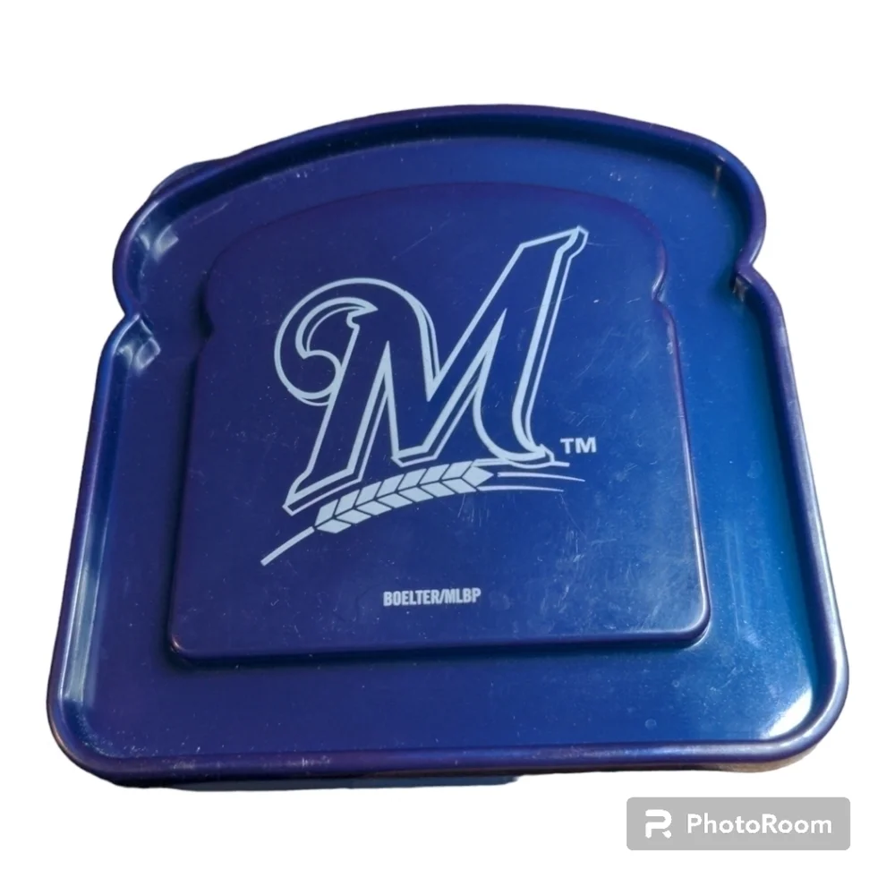 Milwaukee Brewers Sandwich Keeper Lunch Box Plastic Container